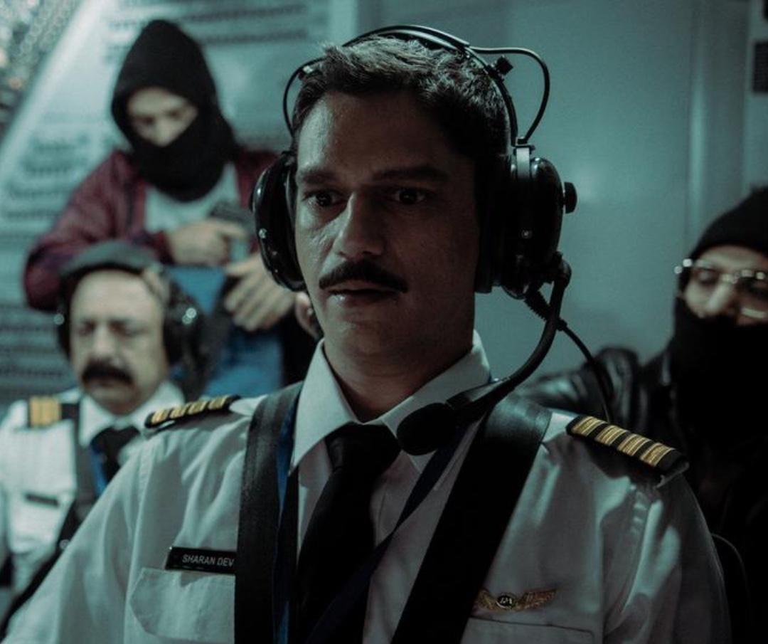 Captain Devi Sharan – IC 814: The Kandahar Hijack
Bringing a real-life hero to the screen is always a challenge, but Vijay handled it with grace and conviction. His portrayal of Captain Devi Sharan, the pilot who remained composed during one of India’s most infamous hijackings, showcased his ability to bring quiet strength and resilience to the screen.