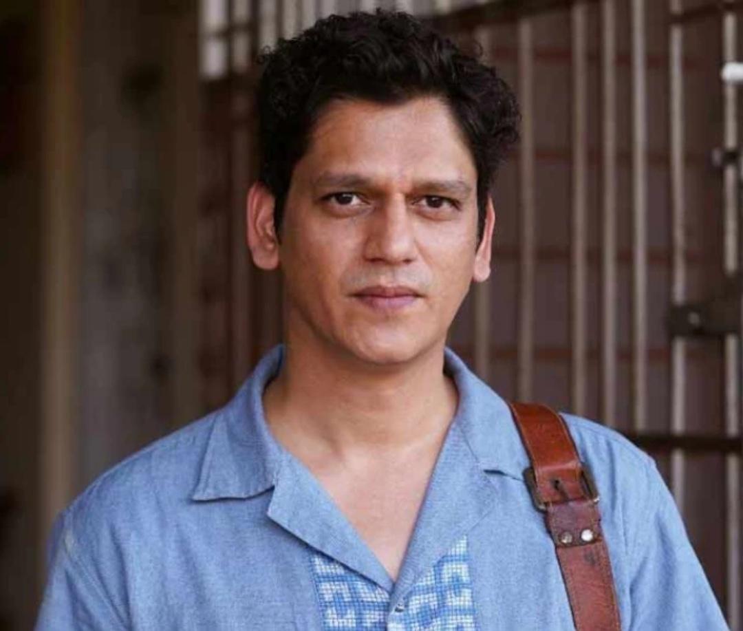Anand Swarnakar – Dahaad
As a serial killer in Dahaad, Vijay took villainy to a whole new level. His eerie calmness, unsettling charm, and ruthless mind games made Anand one of the most terrifying antagonists in recent times. He didn’t just play a killer; he became the darkness lurking in plain sight