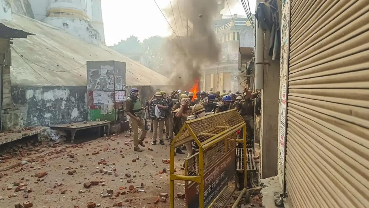 UP SIT hands over notice to SP Rehman Barq in connection with Sambhal violence