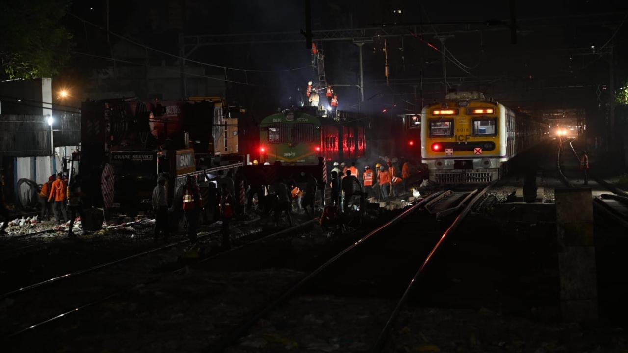 According to Western Railway (WR), a major 13-hour block between Grant Road and Mumbai Central stations to facilitate the re-girdering work of Bridge No. 5