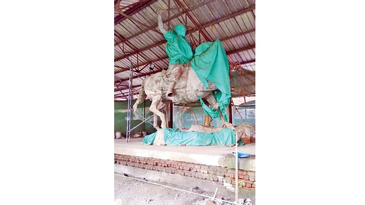 'Urge CM to install statue of Chhatrapati Shivaji Maharaj locked at Wadi Bunder'