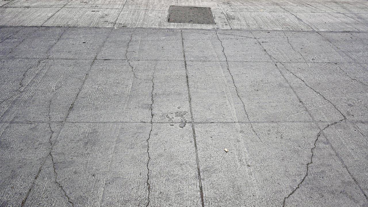 AB Nair Road near Juhu Post Office has developed cracks again within a year