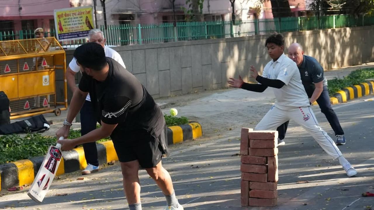 The 54-year-old Luxon confidently danced down the pitch, executing a few elegant strokes before displaying his sharp reflexes on the field. In a standout moment, Luxon took a sharp catch at leg-slip, dismissing Patel while fielding in an unconventional position