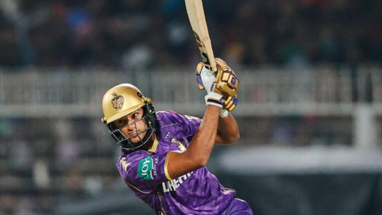 Later, rising star Angkrish Raghuvanshi showcased his skills with the willow. He smashed 2 fours and 1 six in his knock of 30 runs which came in 22 balls. The hosts managed to put on a total of 174 runs for the loss of eight wickets after the completion of 20 overs