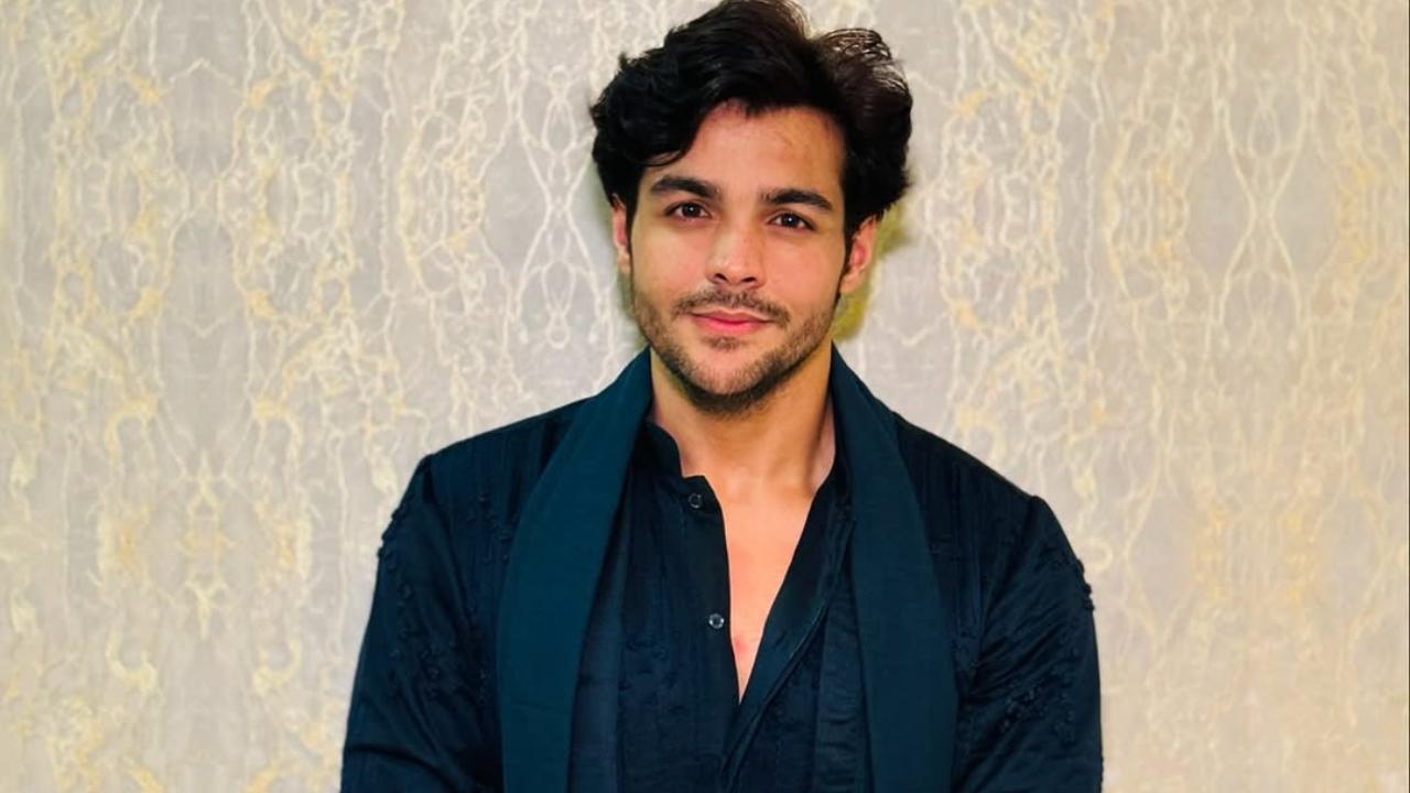 Ashish Chanchlani shares emotional video message for fans amid IGL row