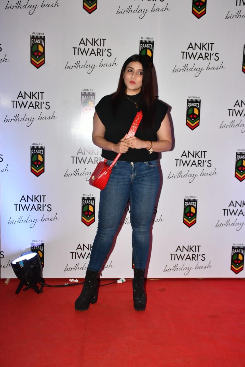 Mannara Chopra, who is currently seen in Laughter Chefs, kept it simple in a black top and blue pants