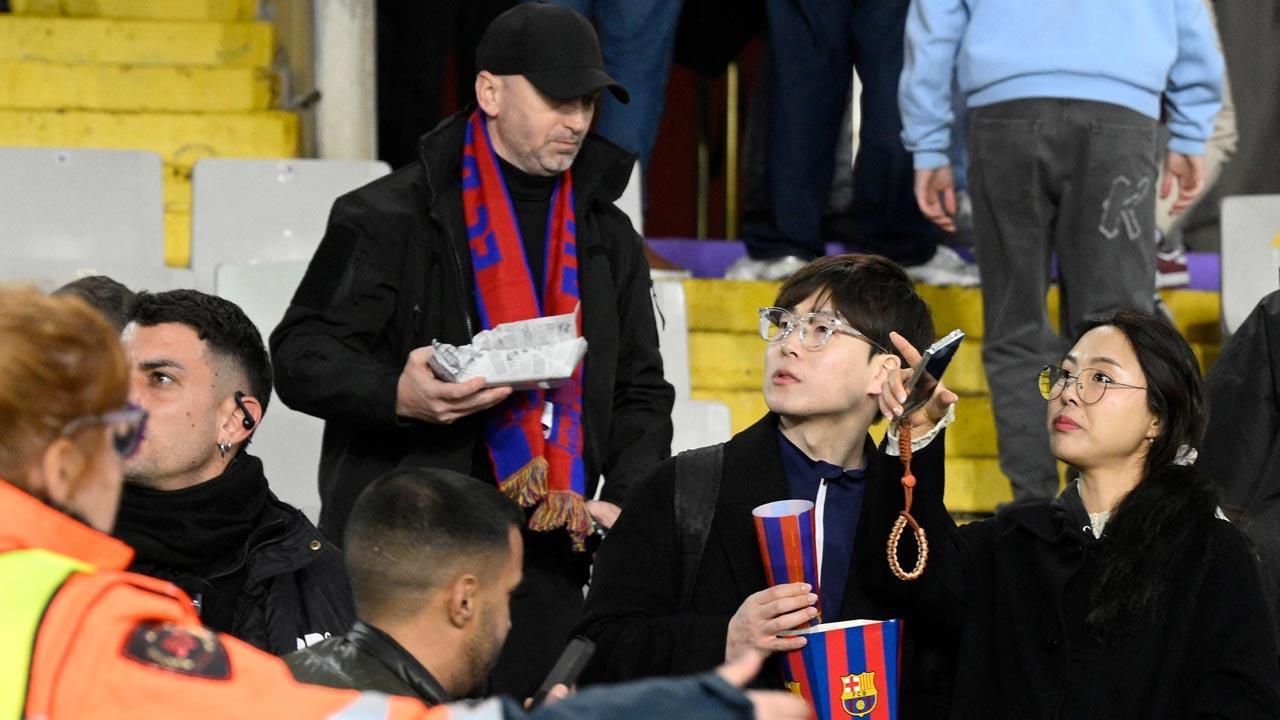 Barca match postponed after feath of club doctor; Celta, Alaves, Valencia win
