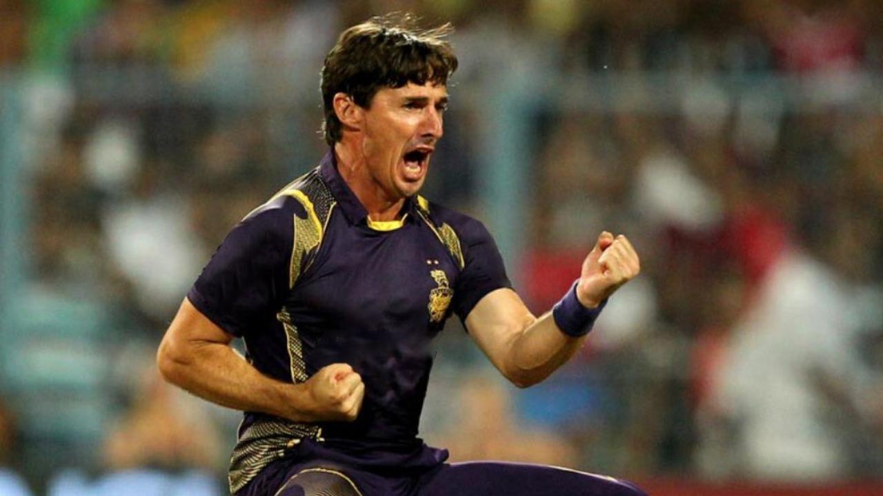 Representing Kolkata Knight Riders, Brad Hogg became the second spinner to join the list. In the IPL 2015, the veteran bagged four wickets for 29 runs at Eden Gardens