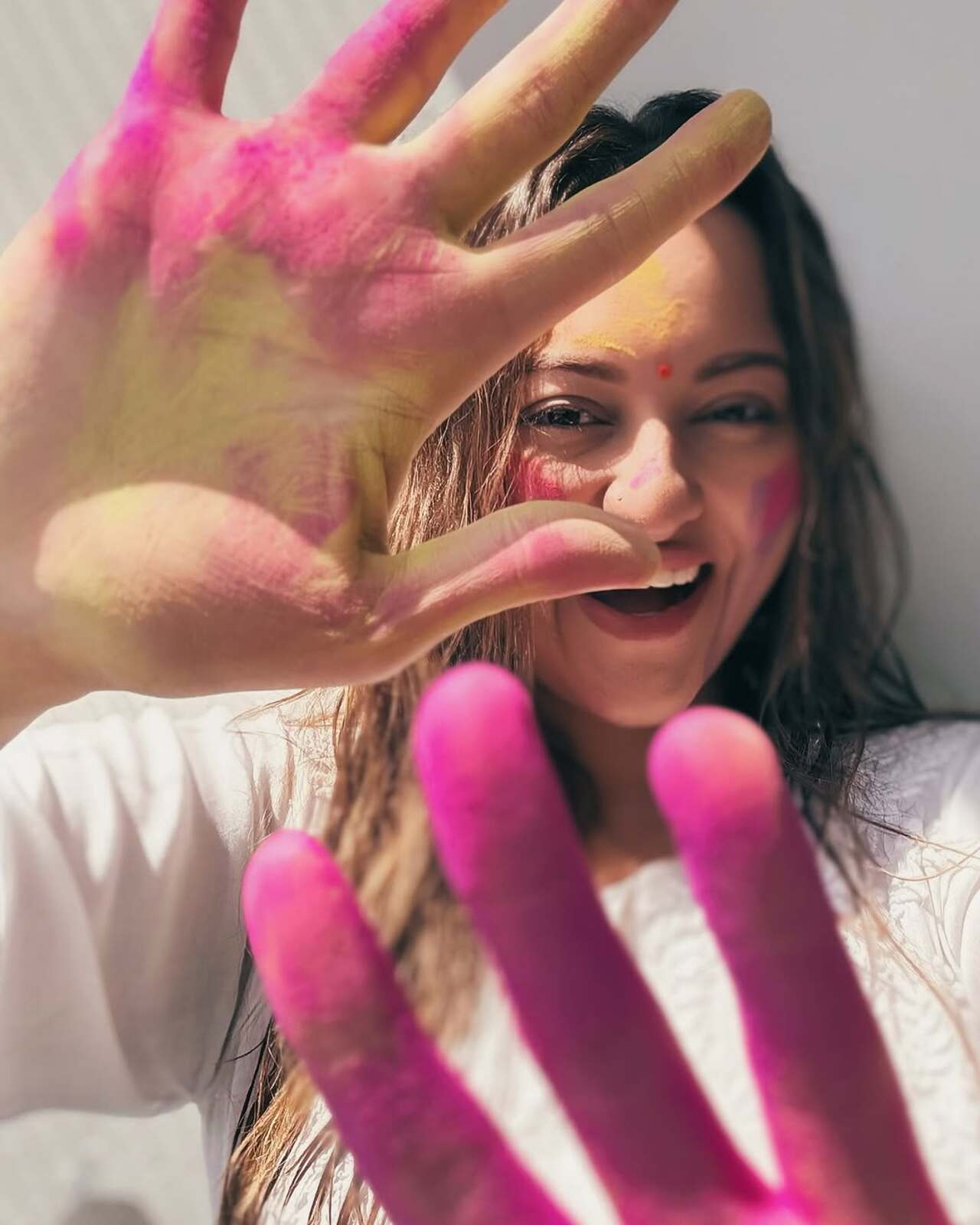 Sonakshi Sinha is celebrating the festival of Holi on the set of her next, 