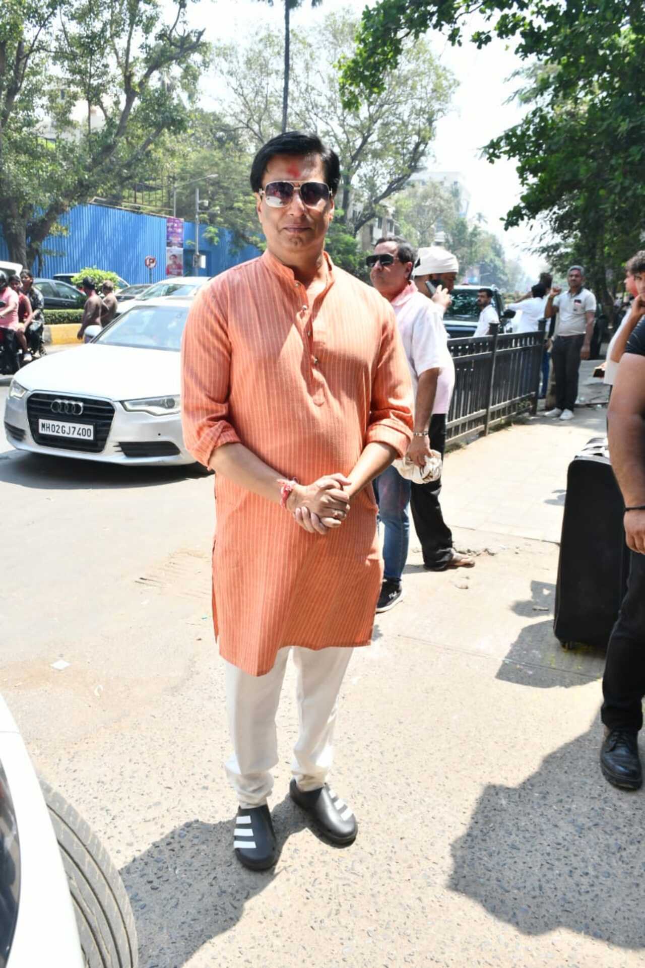 Madhur Bhandarkar was spotted in a kurta pajama for a Holi party in Juhu