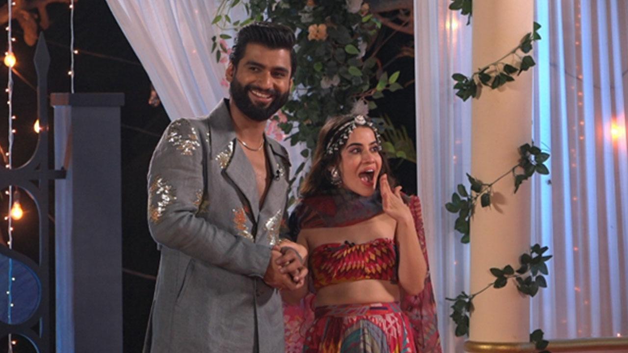 Big Twist in Engaged – Roka Ya Dhoka! Parents Enter the Finale Drama!