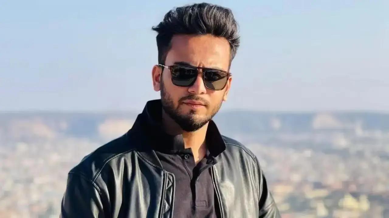 Elvish Yadav age shames Ankita Lokhande on his podcast- watch