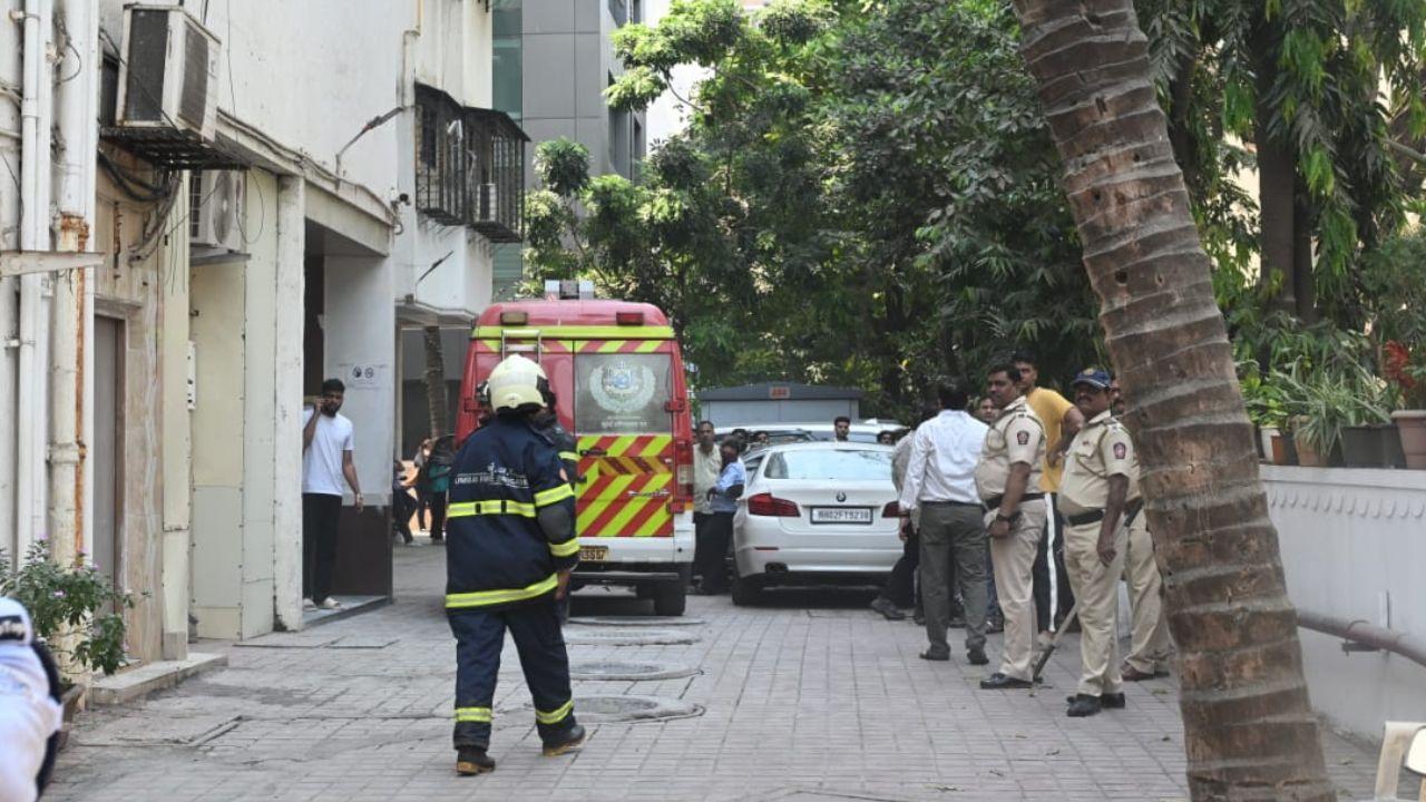 According to the civic body, the fire erupted around 8:42 a.m. on the sixth floor of the Chinchan Building, located near the RTO office in Andheri West