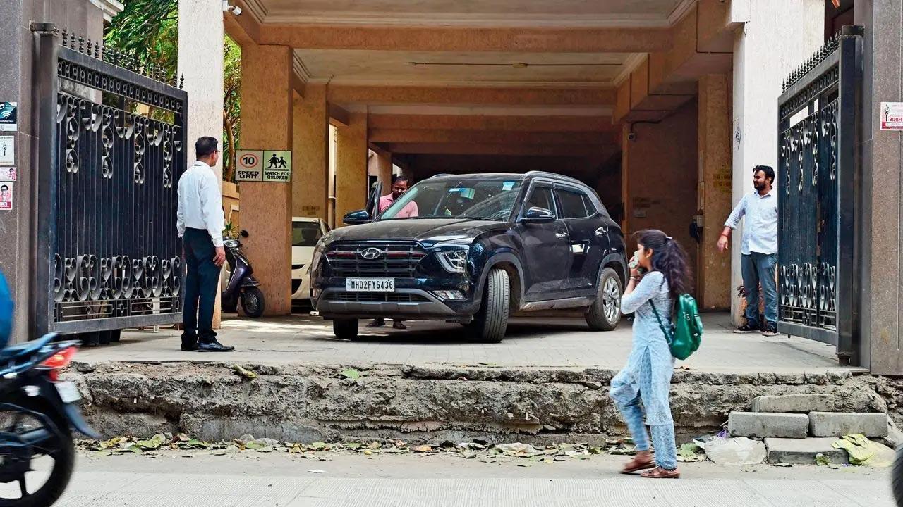 Eliminate every encroachment from footpaths