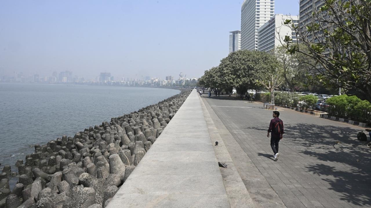 A similar alert was issued by the IMD for Thane, Palghar, Raigad and Ratnagiri and Sindhudurg districts in Maharashtra