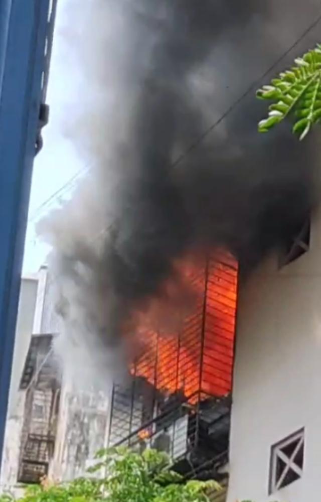 Fire breaks out at flat in Ghatkopar building