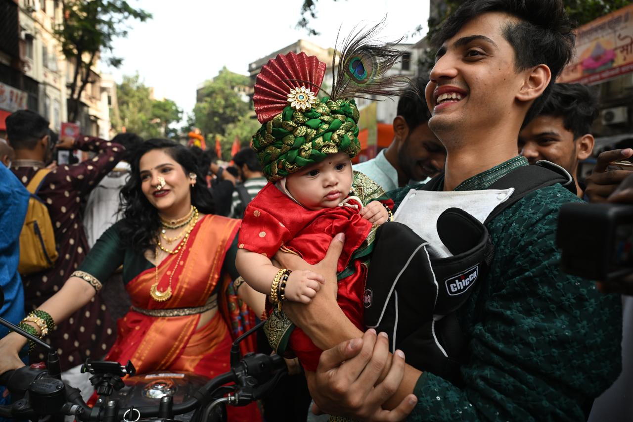Lezim, dhol-tasha, and folk performances bring the celebrations to life across cities and towns.