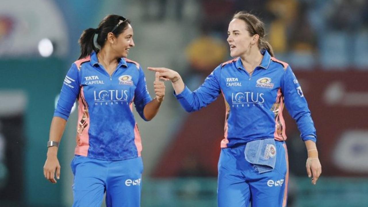 Mumbai Indians Women Squad: Yastika Bhatia(w), Hayley Matthews, Nat Sciver-Brunt, Harmanpreet Kaur(c), Sajeevan Sajana, Amelia Kerr, Amanjot Kaur, G Kamalini, Sanskriti Gupta, Shabnim Ismail, Saika Ishaque, Chloe Tryon, Nadine de Klerk, Keerthana Balakrishnan, Jintimani Kalita, Parunika Sisodia, Amandeep Kaur, Akshita Maheshwari