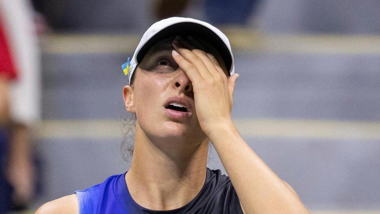 Swiatek discusses nearly hitting a ball boy and three weeks she spent crying