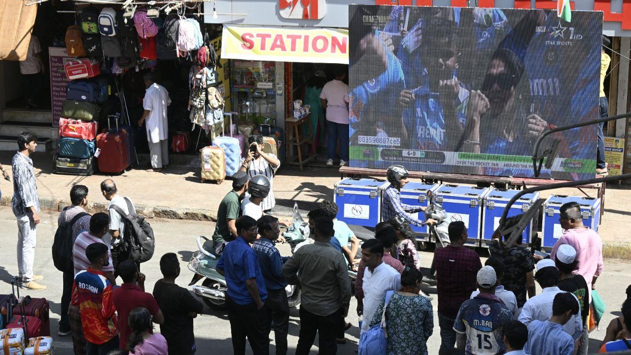 Cricket fans were seen excited for the final match