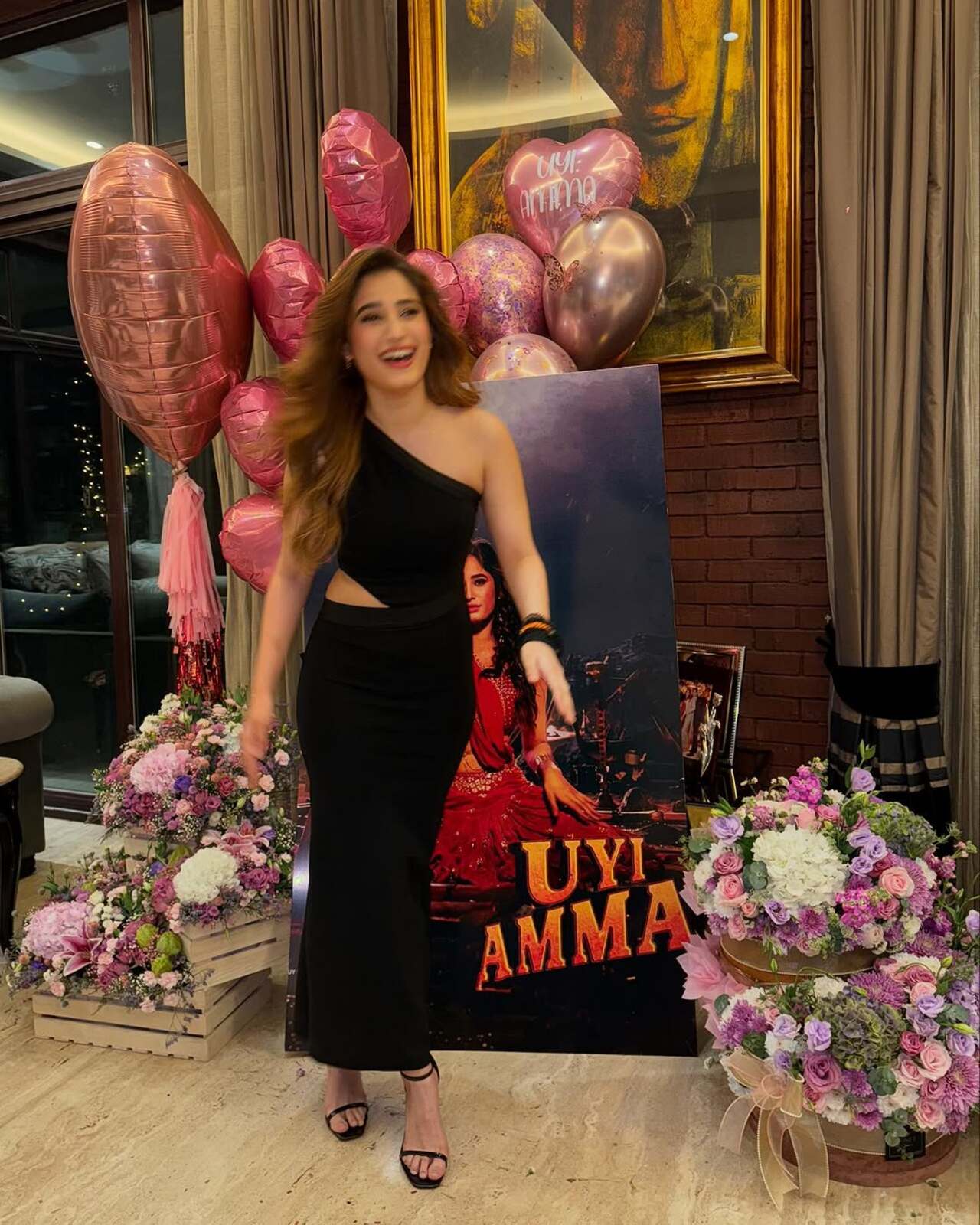 The celebration didn't just stop with the bash. She was surprised by her close friends who decked up her home with meaningful decor.