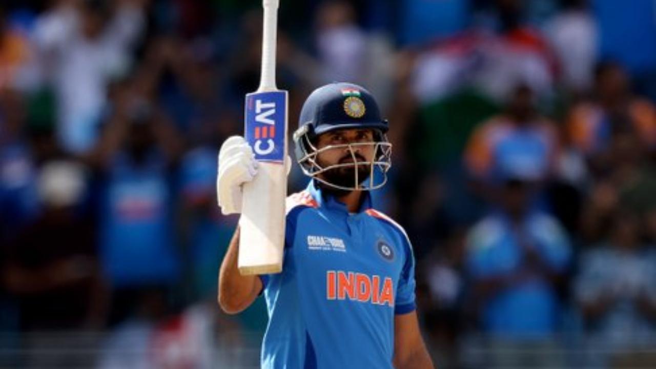 Despite losing wickets on regular intervals, Shreyas Iyer played a crucial knock of 79 runs off 98 deliveries. The star batsman's knock was laced with 4 fours and 2 sixes