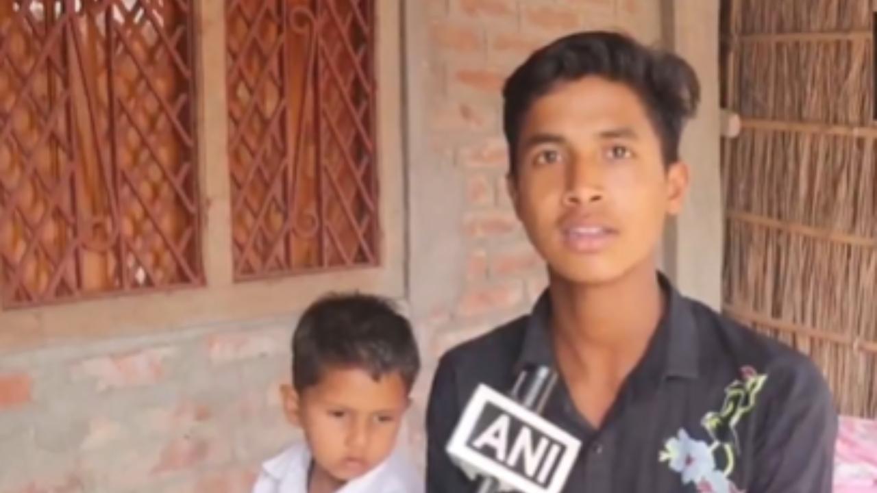 Izhar's brother, Saad Aalam also said he wants him to play for Team India. 