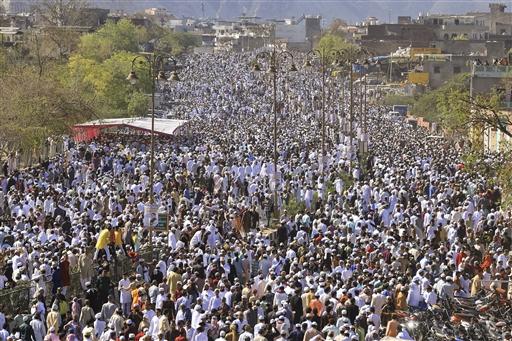Dehradun’s Eid-ul-Fitr prayers filled mosques and grounds with worshippers, their voices uniting in a chorus of Eid Mubarak wishes across the city.