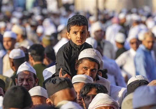 One of India’s largest mosques, Jama Masjid can accommodate over 25,000 people in its courtyard, making it the epicentre of Eid celebrations in Delhi.