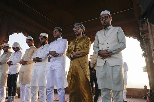 Every year, the mosque’s vast courtyard swells with tens of thousands of devotees, dressed in their finest attire, offering prayers in unison. The grandeur of the mosque, with its red sandstone and marble domes, stood as a striking backdrop to the mass prayer gathering this morning.