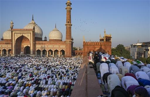 The festival marks the conclusion of a month of fasting, self-discipline, and devotion, bringing communities together in gratitude and reflection. Across bustling city centres and serene rural landscapes, the air was thick with joy, as families and friends united for prayers and festivities.