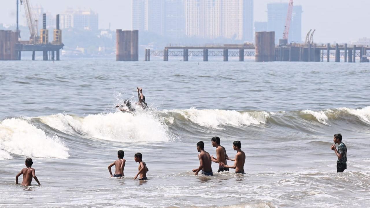 Meanwhile, the AQI in city, on March 23, was recorded at 163.0, indicating moderate air quality