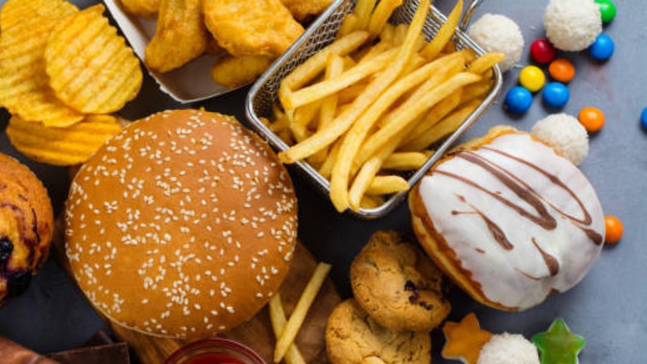 Western diet may raise lung cancer risk, finds study