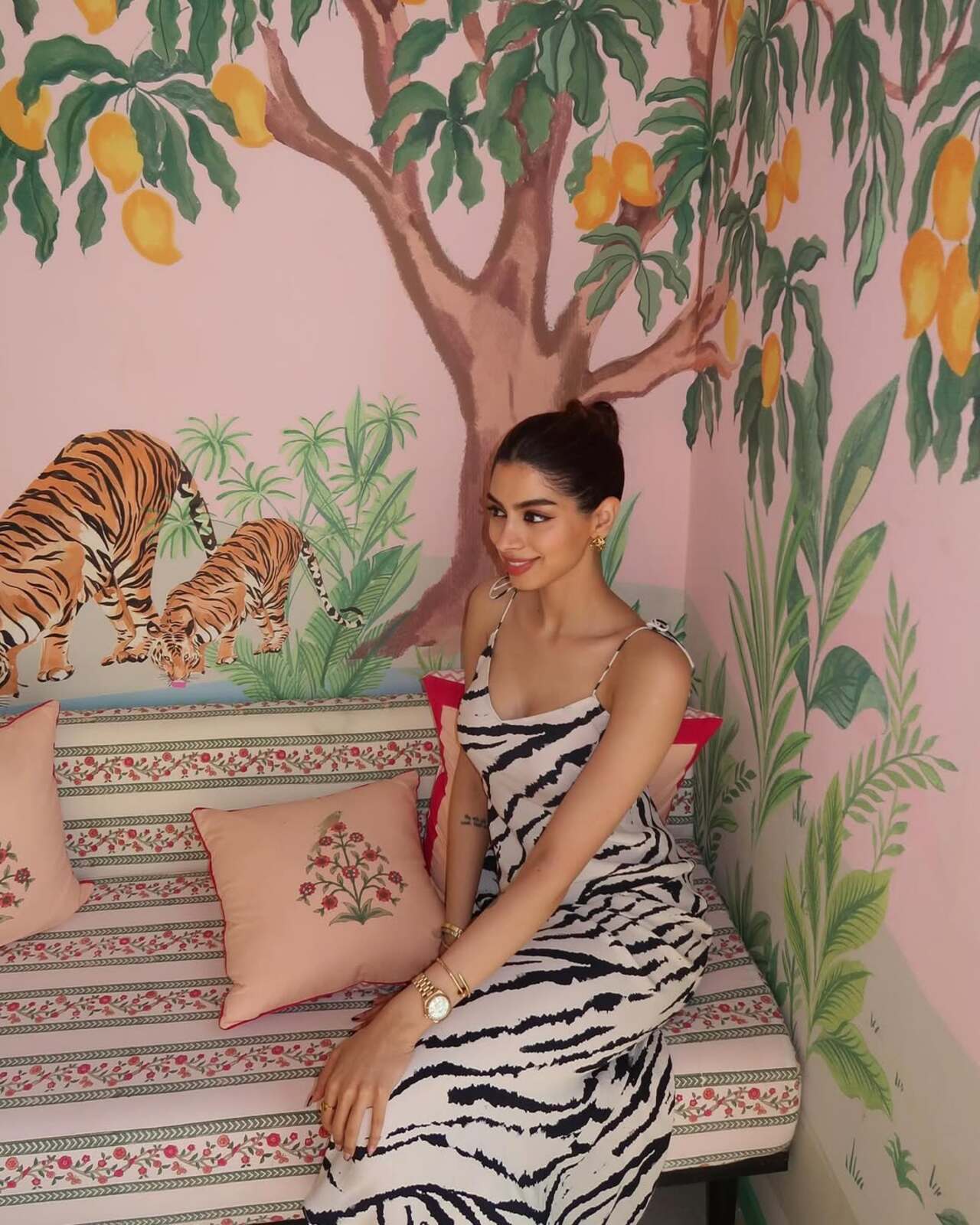 On the work front, Khushi Kapoor was recently seen in Nadaaniyan which premiered on Netflix. 