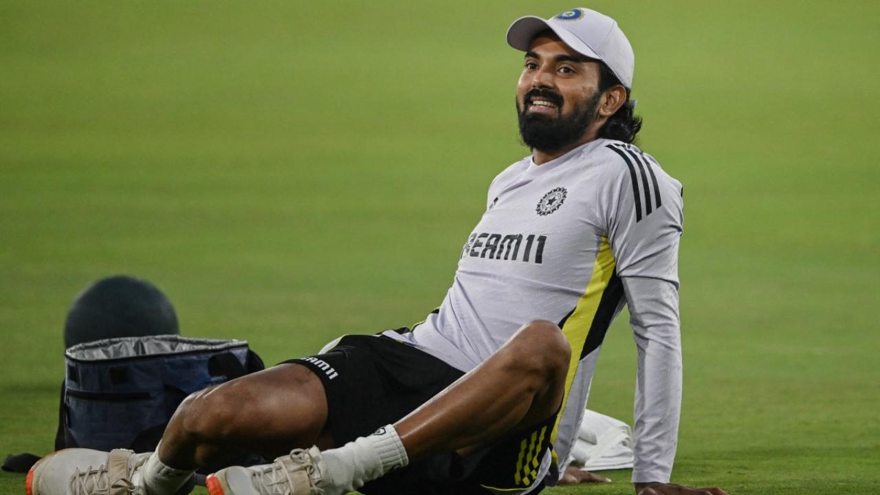 Despite not having a fixed position to bat, KL Rahul never complained about it. Hailing from Karnataka, KL was also seen as the next Rahul Dravid, who was also known to be a team man and would pick up all the duties just for the betterment of the team