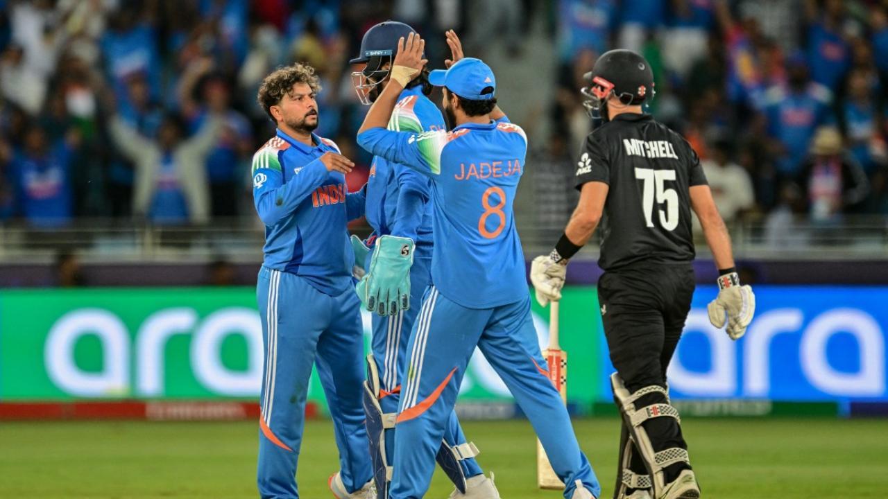 Mitchell-Bracewell prop up New Zealand after India spinners call shots
