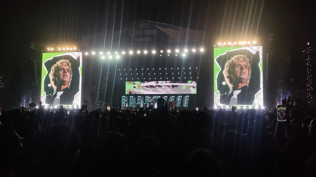 While the band also sang 'Majority', 'American Idiot', 'Jesus of Suburbia' and 'Do You Want to Be My Girlfriend', they sang 'Good Riddance' to end the concert perfectly