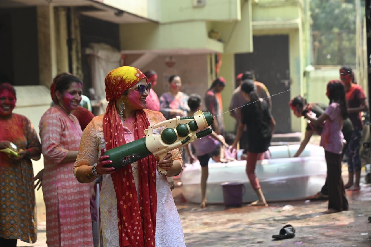 Many societies organised special prayers and bhajans.