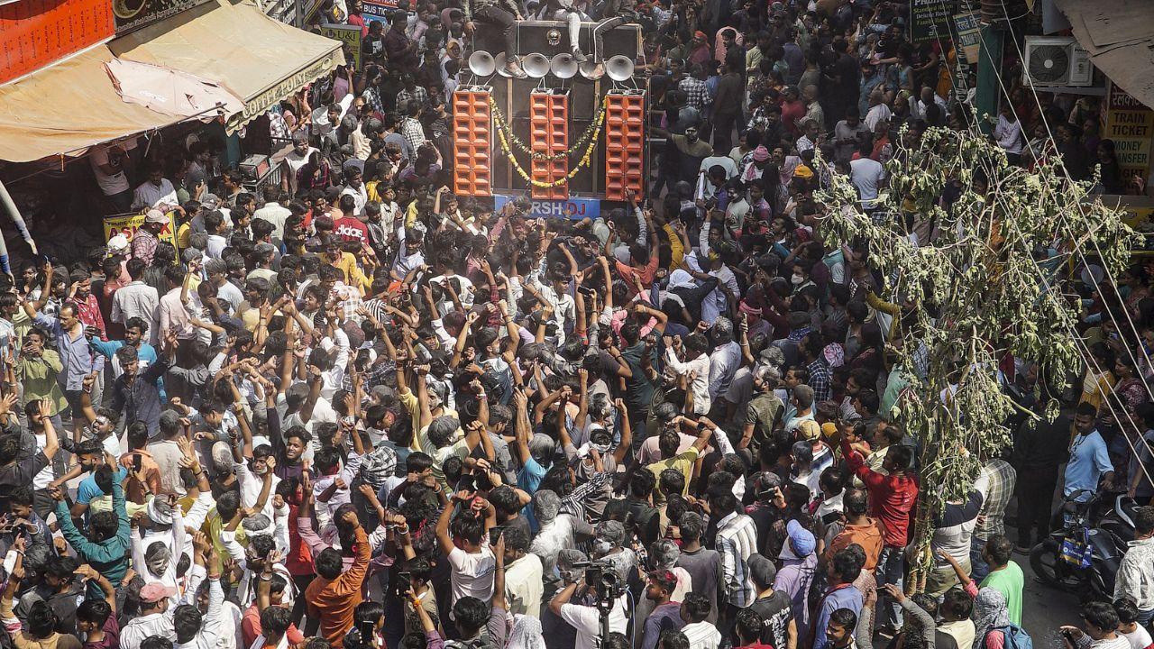 A huge crowd in Varanasi turned out to witness the great procession of 