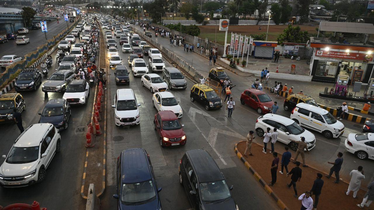 Those traveling in the Marine Drive area on Monday evening faced massive traffic jams as vehicles made a beeline towards Wankhede Stadium to cheer for the home team
 