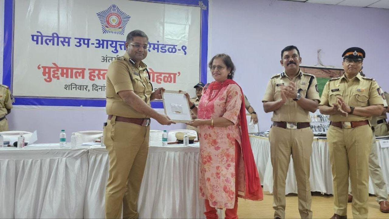 A total of 184 items, collectively valuing Rs 3,02,25,747, were returned to the complainants during the event