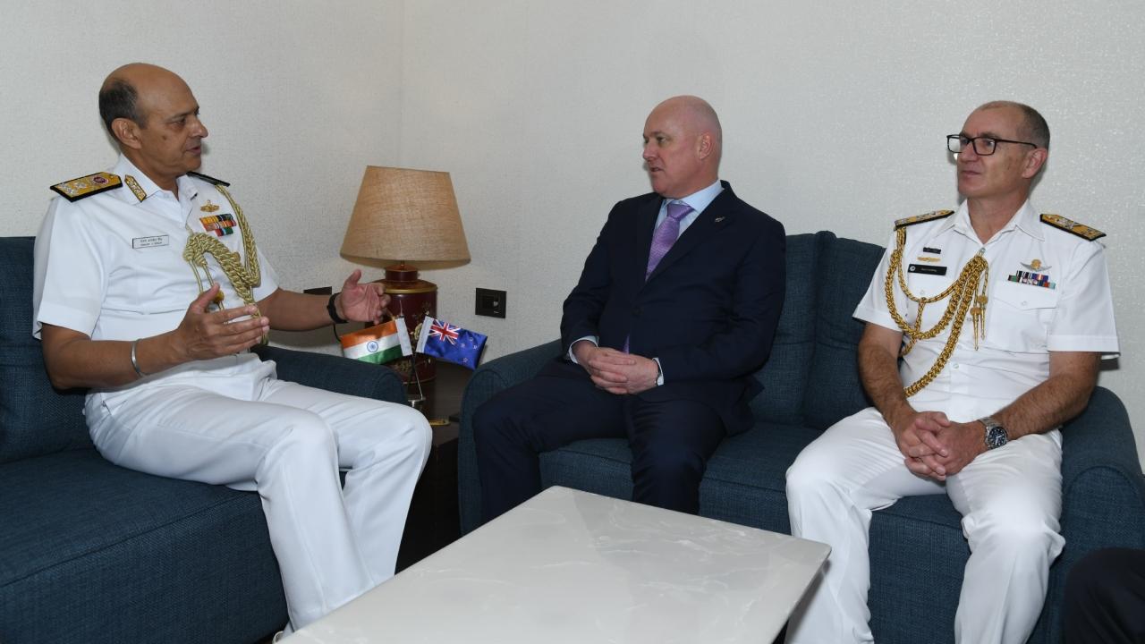 During the visit, Luxon and the officials received a detailed briefing about the ship’s advanced design, technology, and powerful capabilities, the statement said