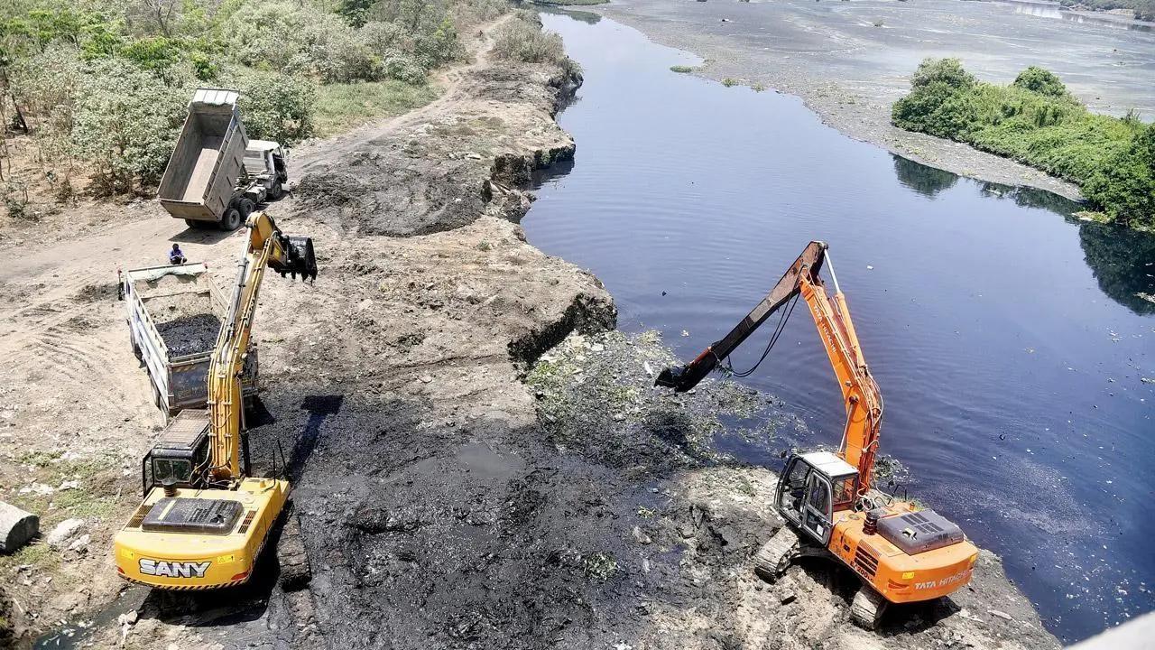 BMC to begin nullah desilting from March 25 using AI, CCTV monitoring
