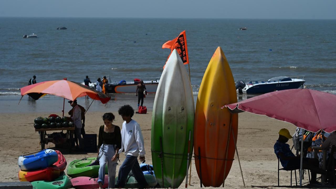 The IMD on Thursday predicted that the city will witness predominantly clear skies, with temperatures ranging from 21 degree Celsius to 33 degree Celsius.