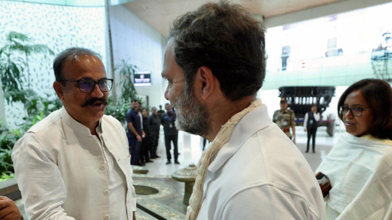 Rahul Gandhi meets Maharashtra State president CR Patil, Varsha Gaikwad and other key leaders at the Mumbai Aiport