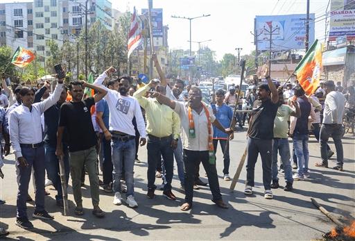 BJP leaders accused the police of inaction, lamenting that while political demonstrators were swiftly detained, the authorities had failed to prevent the murder of their senior party member. Sanjay Seth strongly condemned the state government, declaring that Ranchi had turned into a hub of crime under Hemant Soren's leadership and advocating for the implementation of the 'Yogi model' of governance.
