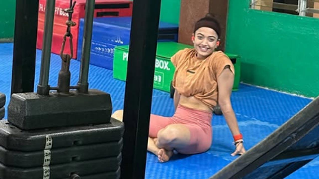 Rashmika Mandanna drops series of pictures of her workout session
