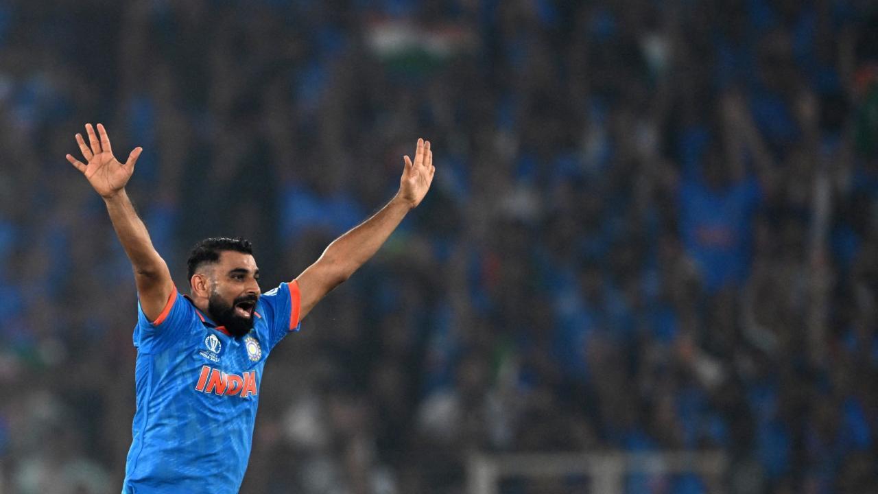 In the match against New Zealand, star pacer Mohammed Shami got hit on his back during India's innings. The pacer showed the signs of discomfort during the match