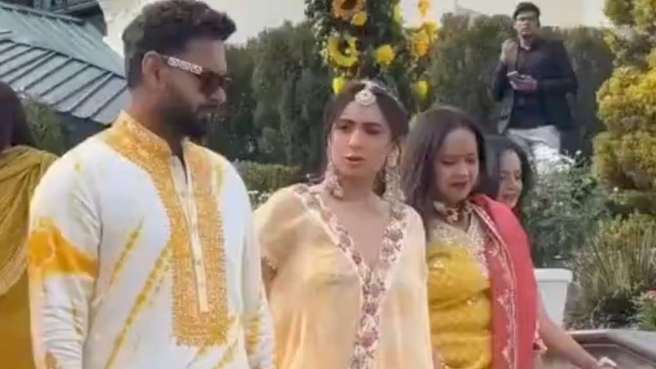 The Mehndi and Sangeet ceremonies were held on Monday and Tuesday, featuring traditional dance performances and touching moments with family and friends