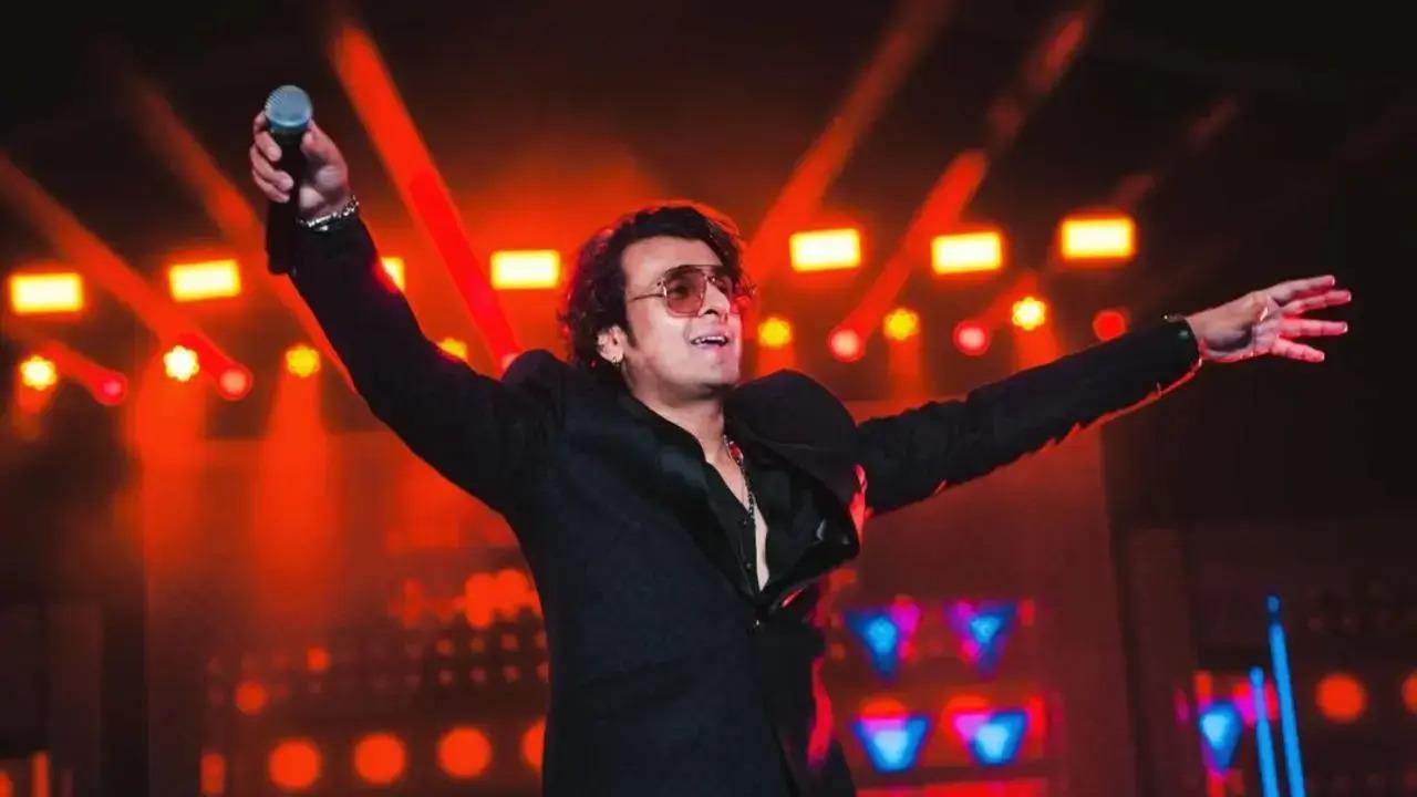 Sonu Nigam
One of the OG voices of 90s and early 2000s Bollywood, Sonu Nigam is all set to take the stage in Mumbai this March. The singer’s Bollywood hits will meet grand symphonic arrangements in this live symphony concert.
When: March 13, 2025; 7 PM onwards
Where: Kora Kendra Ground 2 and 3, Borivali
Tickets: BookMyShow